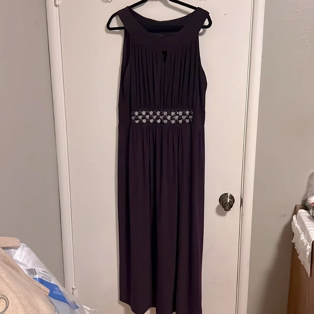 Dress - Picture 1 of 2